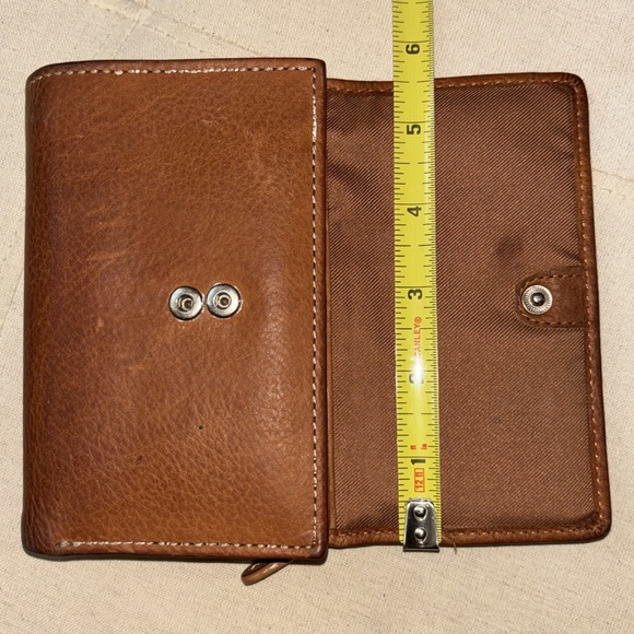 Fossil Tri-Fold Brown Distressed Leather Wallet - Picture 9 of 12